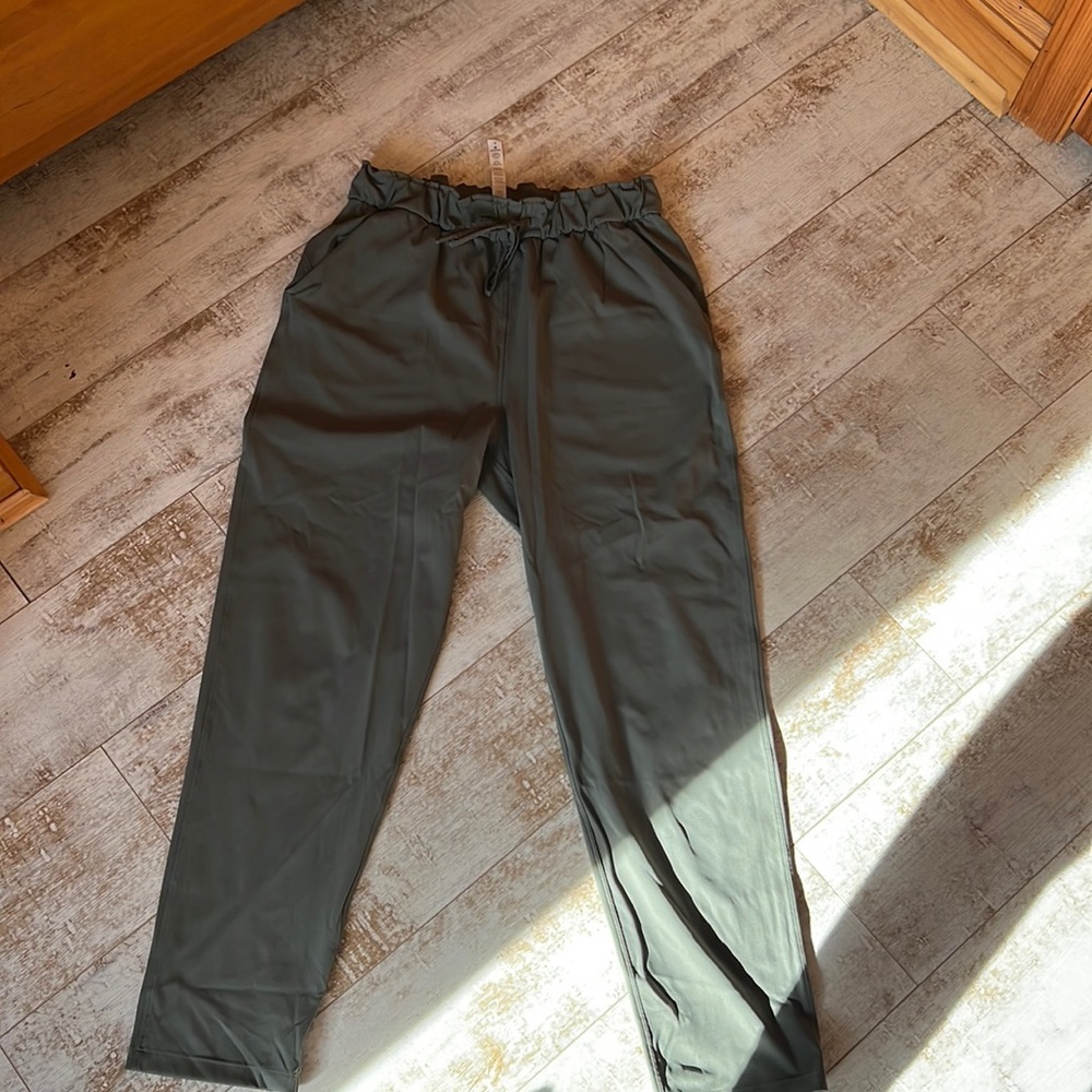 lulu lemon on the fly pants in green